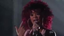 Xem MV Love the Way You Lie (Part II), What's My Name? & Only Girl (In The World) [Live] - Rihanna