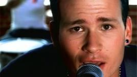 Xem MV All The Small Things - Blink-182