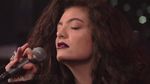 Xem MV Royals (Live On Letterman) - Lorde