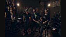 Ca nhạc Generation Terrorists 20th Anniversary Track By Track Interview Part 3 (Tracks 13-18 Repeat through to Condemned To Rock 'n' Roll) - Manic Street Preachers