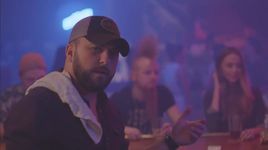 Xem MV A Guy Walks Into A Bar - Tyler Farr