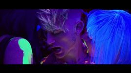 Xem MV Alpha Omega - Machine Gun Kelly