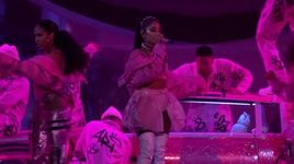 Tải Nhạc 7 Rings (Live From The Billboard Music Awards / 2019) - Ariana Grande