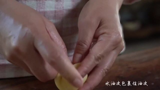 MV Bánh Hoa Hồng Tươi - Điền Tây Tiểu Ca (Dian Xi Xiao Ge) | Video - Ca Nhac Online