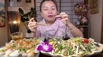 Đu Đủ Trộn Ba Khía Siêu Cay Kiểu Thái & Bánh Bột Lọc Trần Ngon Thấu Trời Xanh - Cuộc Sống Ở Nhật #510 - Quynh Tran JP