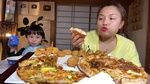 Xem MV Ăn Mâm Bánh Pizza 8 Vị & Kể Chuyện Sinh Nghề Tử Nghiệp - Cuộc Sống Ở Nhật #552 - Quynh Tran JP