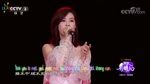 Xem MV Thiên Hạ Hữu Tình Nhân / 天下有情人 (Live) (Vietsub) - Uất Khả Duy (Yisa Yu), Hồ Hạ (Hu Xia)