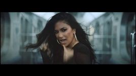 MV She's Bingo - Luis Fonsi, Nicole Scherzinger