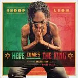Tải nhạc Here Comes The King - Snoop Lion, Angela Hunte