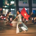 Nghe và tải nhạc hay Tự Hào Là Người Việt Nam Mp3 về máy