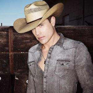 dustin lynch
