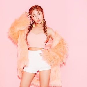 whee in (mamamoo)