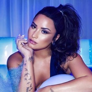 Demi Lovato  -  NHACCUATUI LIÊN KẾT VÀ HỢP TÁC