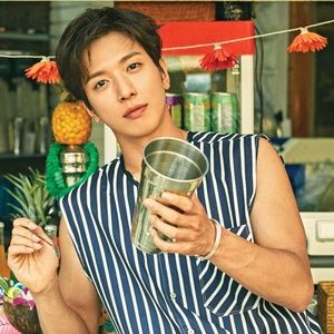 yong hwa (cnblue)