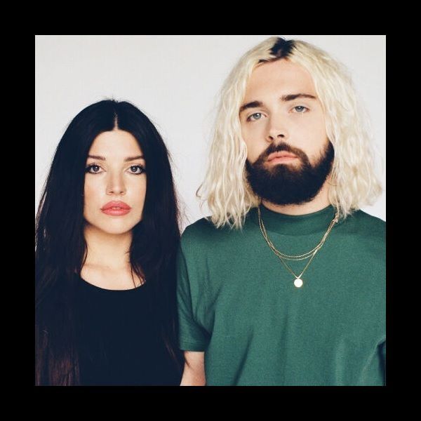 Hinh ca si Flora Cash