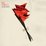 red flag collector - kelly clarkson