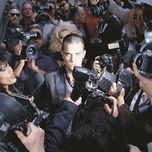 medley from the full monty (live from london arena, u.k./ 1998) - tom jones, robbie williams