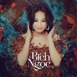 uong nuoc ben bo suoi - ho bich ngoc