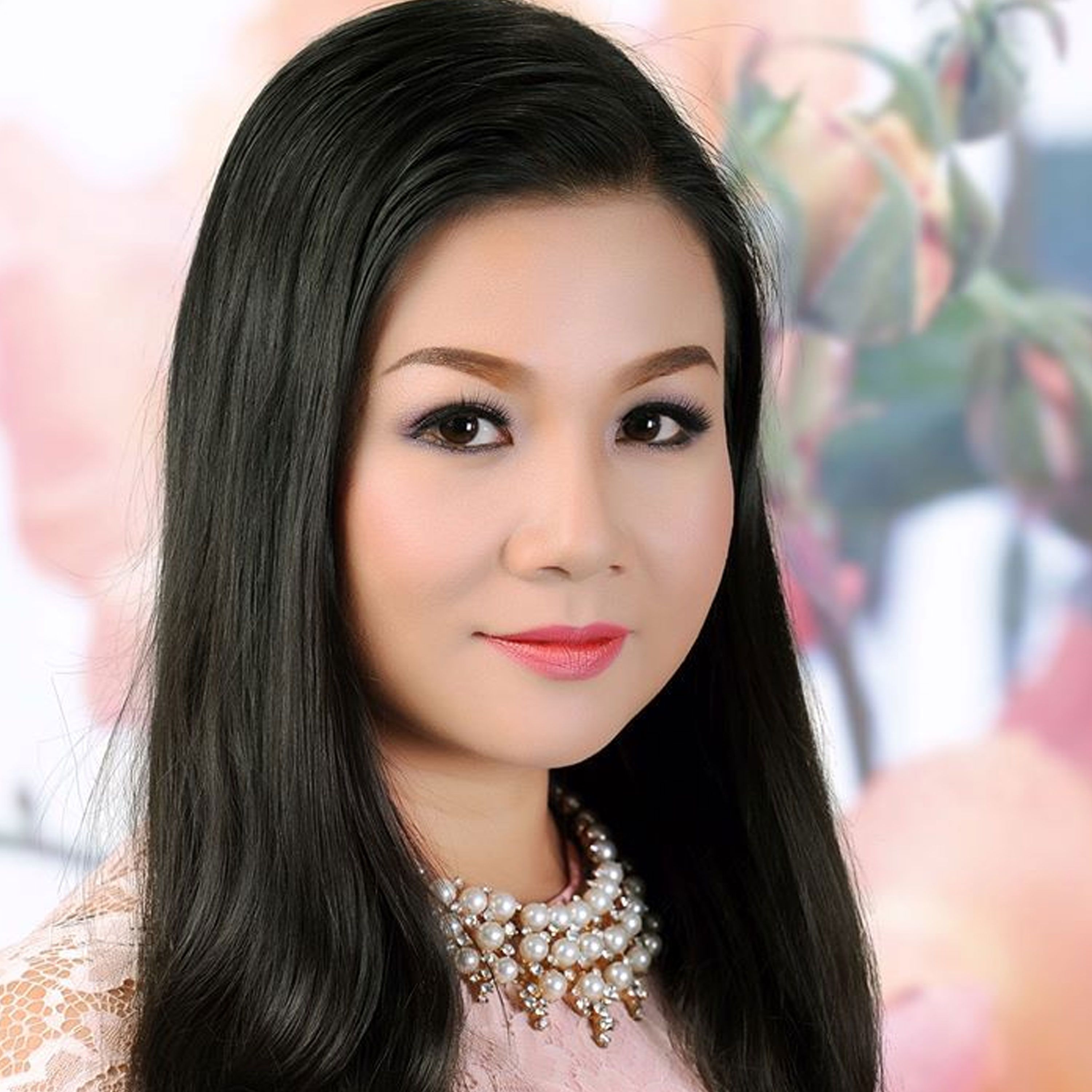 trang tan tren he pho - duong hong loan